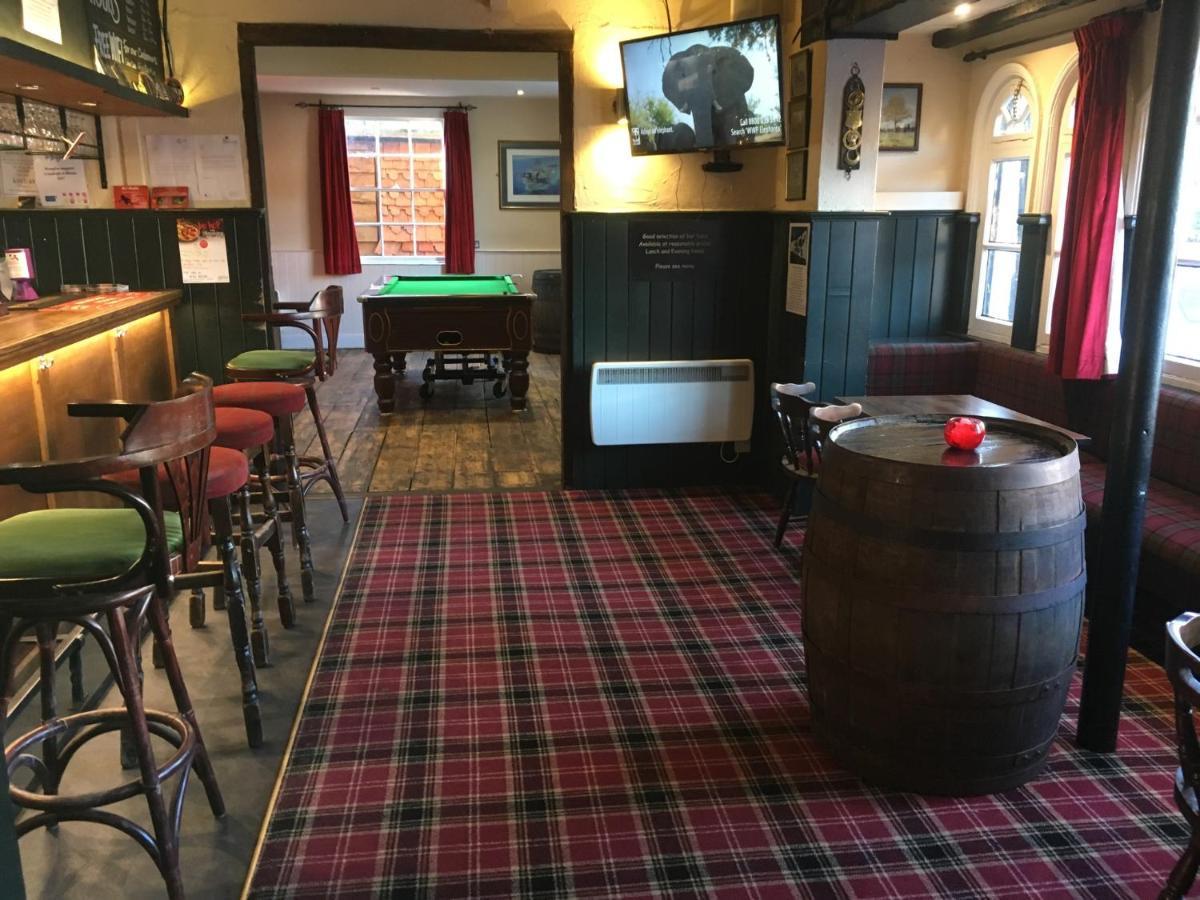 The White Hart Pub And Rooms クランリー エクステリア 写真
