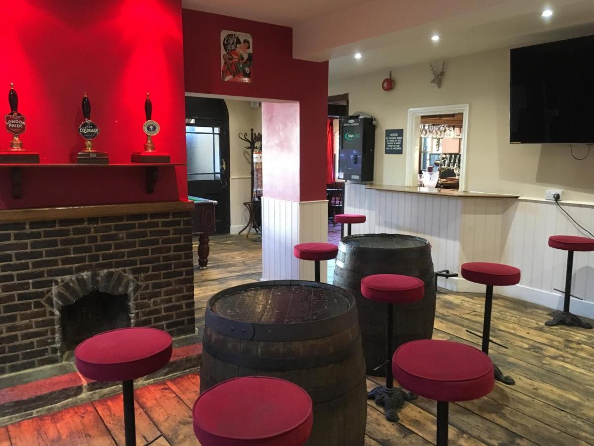 The White Hart Pub And Rooms クランリー エクステリア 写真