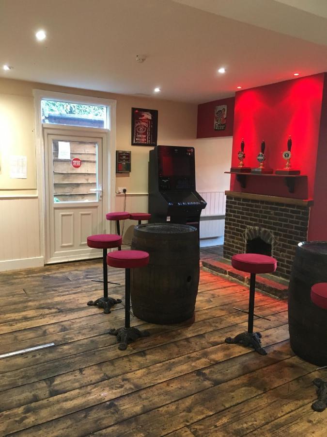 The White Hart Pub And Rooms クランリー エクステリア 写真